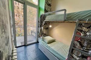 Хостел Amely. Место в женском 8-местном номере  3