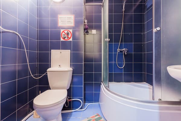 В центре Киева по ул.Саксаганского 10