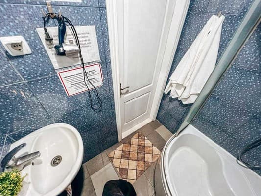 В центре Киева по ул.Саксаганского 14