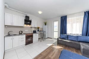 в новом доме на Оболони 10